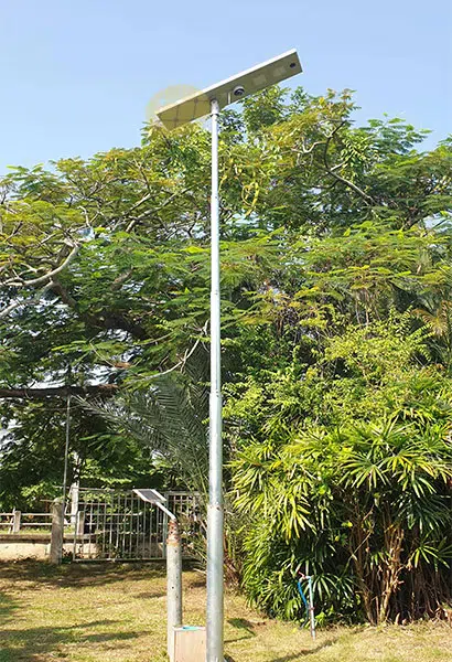 60W all in one solar street light with wifi camera installation